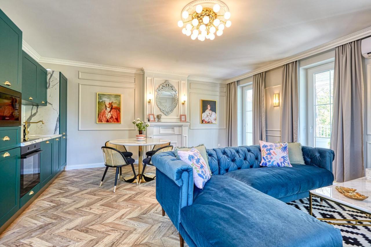 The Doors Luxury Apartment Mosonmagyarovar Bagian luar foto