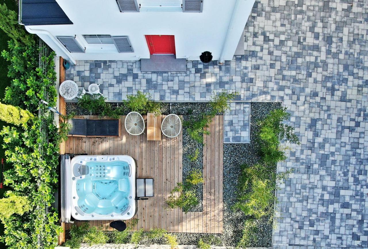 The Doors Luxury Apartment Mosonmagyarovar Bagian luar foto