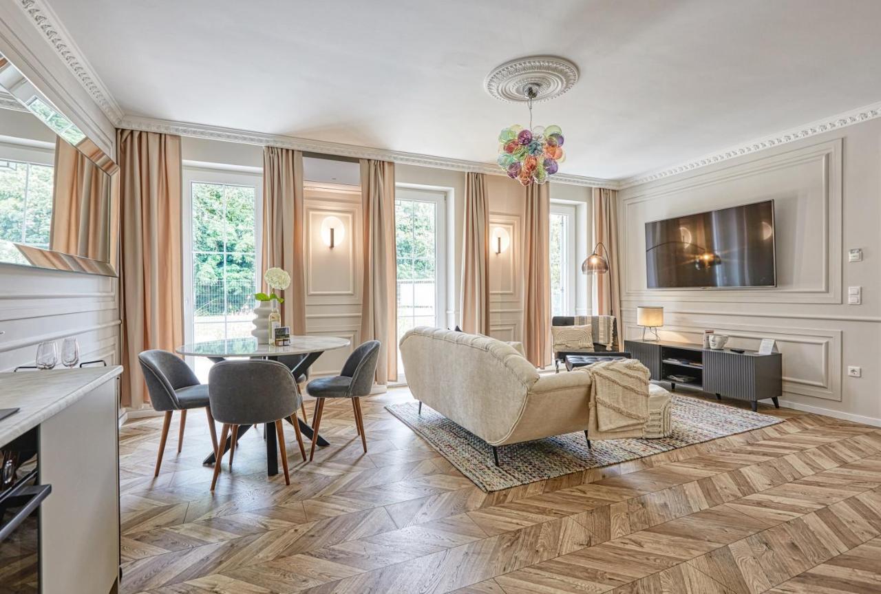 The Doors Luxury Apartment Mosonmagyarovar Bagian luar foto