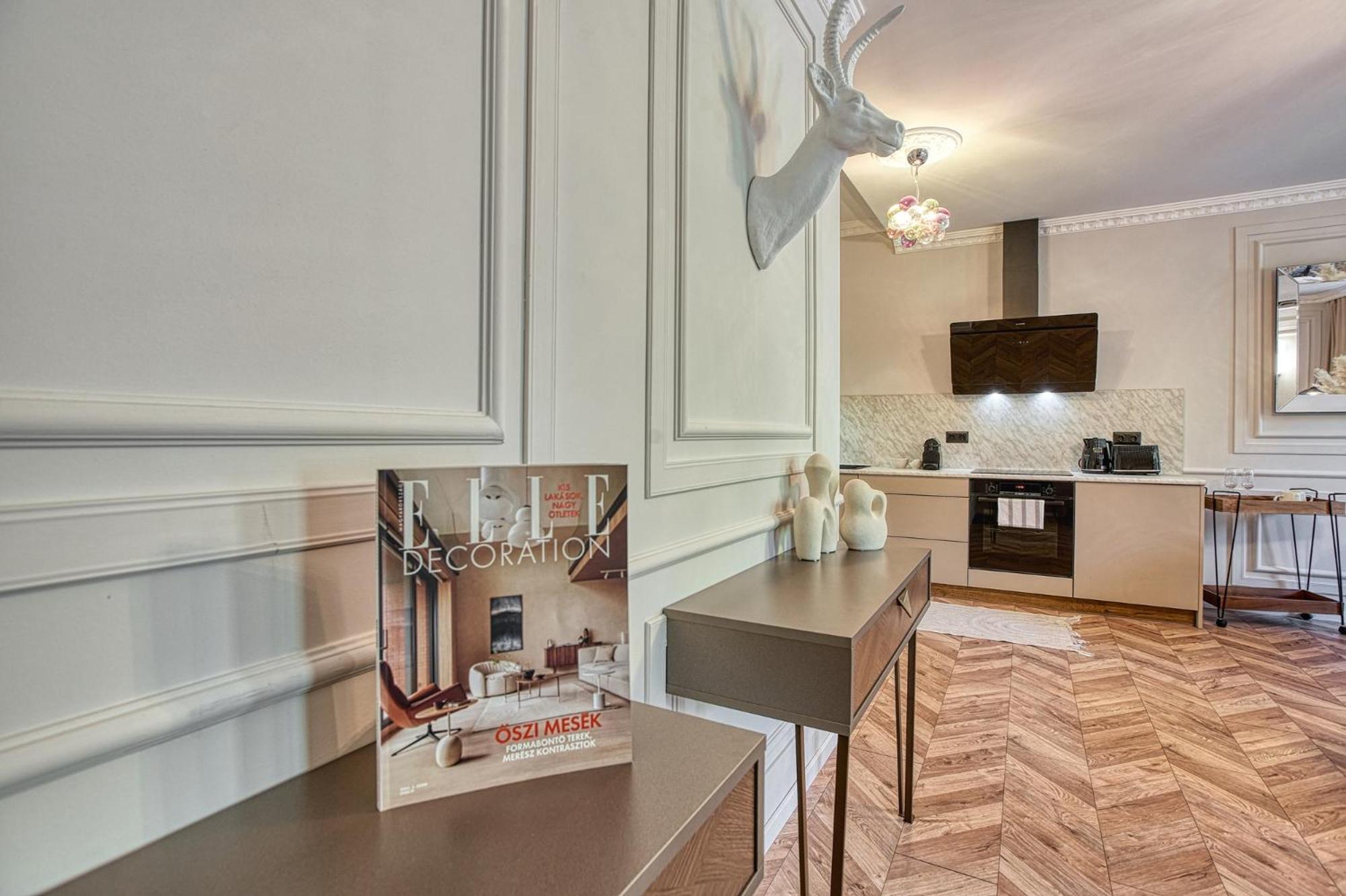 The Doors Luxury Apartment Mosonmagyarovar Bagian luar foto
