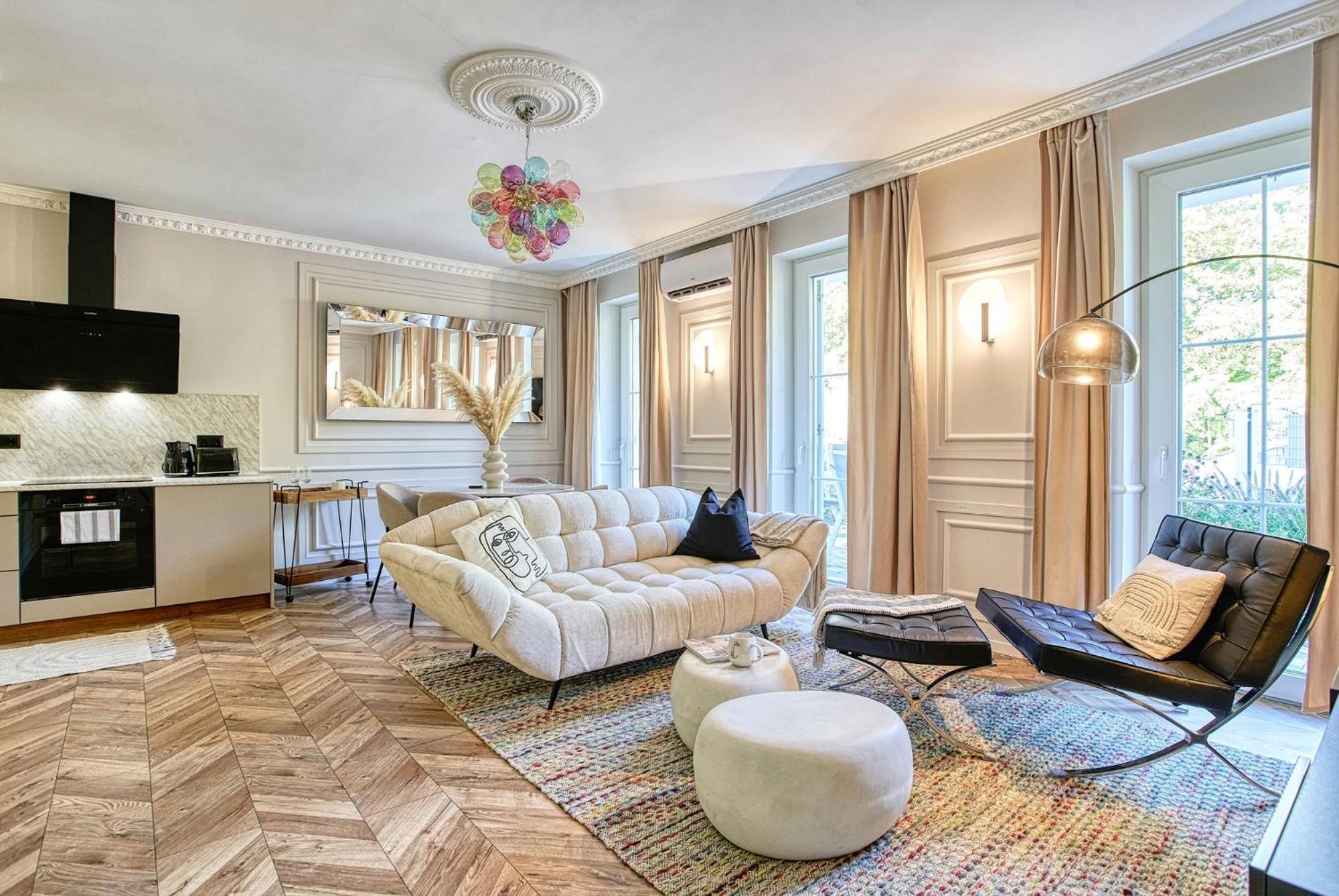 The Doors Luxury Apartment Mosonmagyarovar Bagian luar foto