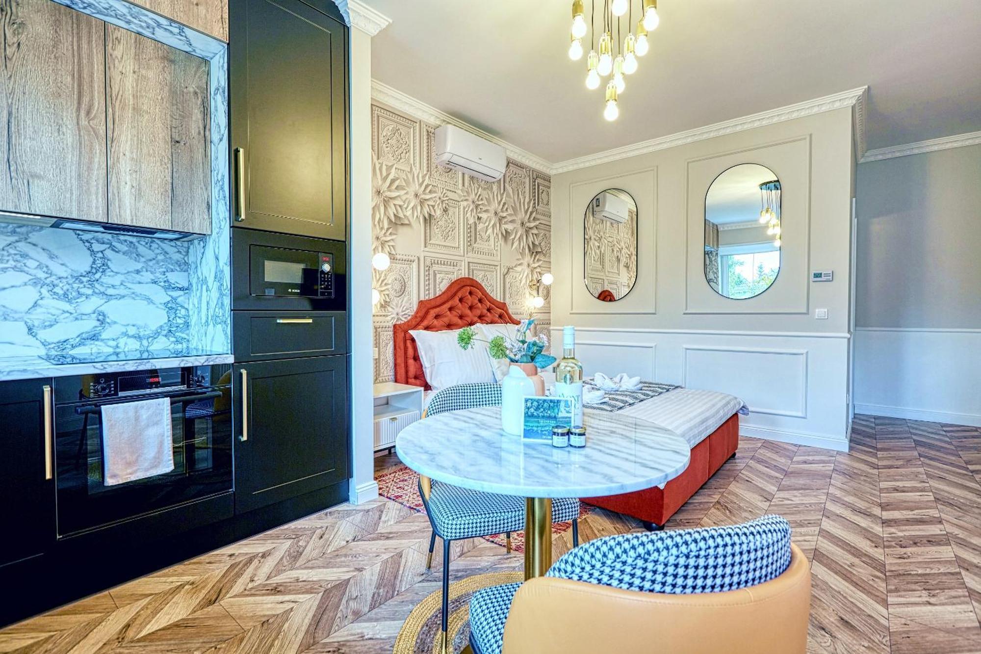 The Doors Luxury Apartment Mosonmagyarovar Bagian luar foto