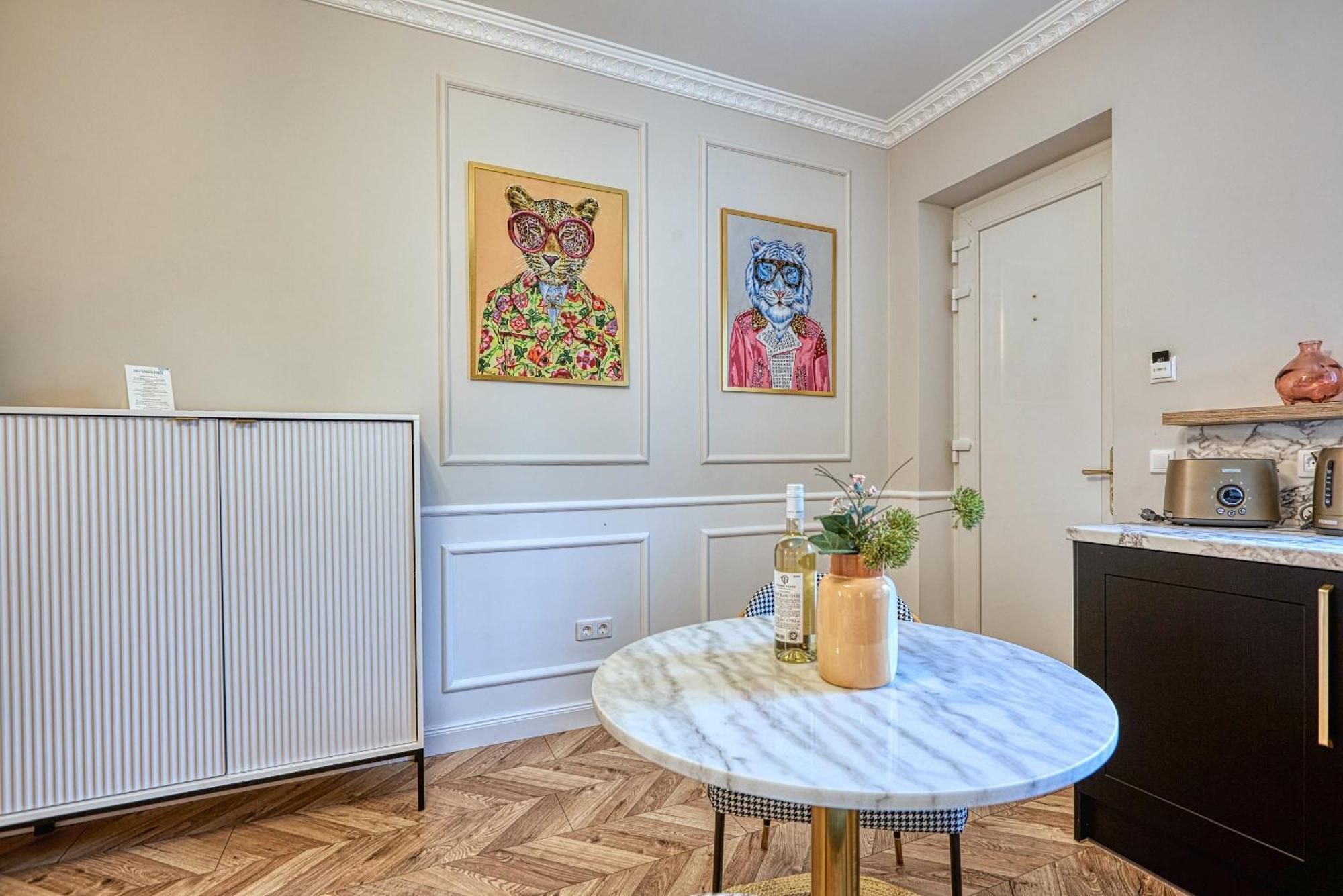 The Doors Luxury Apartment Mosonmagyarovar Bagian luar foto