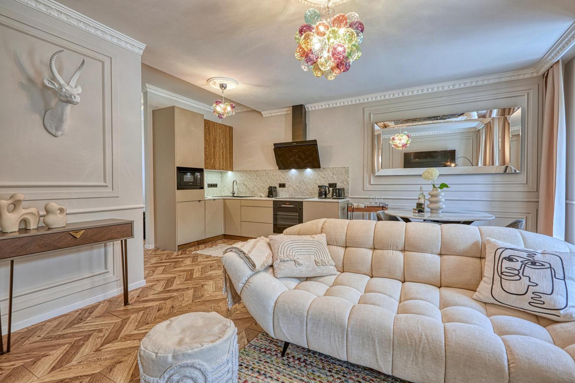 The Doors Luxury Apartment Mosonmagyarovar Bagian luar foto