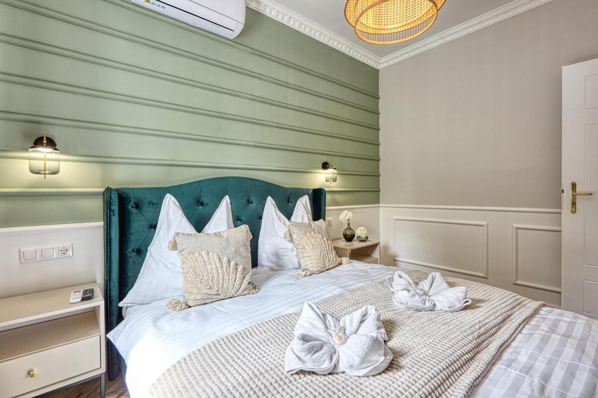 The Doors Luxury Apartment Mosonmagyarovar Bagian luar foto